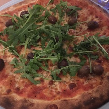 Giorgios - Margherita mit Rucola und Oliven - Bistros Near Me - Hamburg, HH Giorgios - Margherita mit Rucola und Oliven - Bistros Near Me - Hamburg, HH