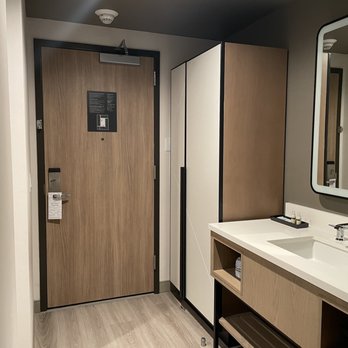 Austin Marriott Downtown - Entry way - Hotels Near Me - Austin, Texas