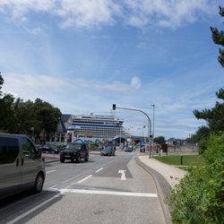 Warnowfähre - Die Ampel kann (muss) man ignorieren, wenn der Fährmann winkt