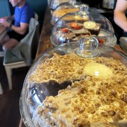 Cafe Rose & Bistro - Don't miss the cakes