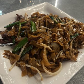 Jade Dynasty - Beef Chow Fun - Chinese Near Me - Minneapolis, Minnesota Jade Dynasty - Beef Chow Fun - Chinese Near Me - Minneapolis, Minnesota