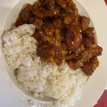 EZ's Asian Kitchen - General Tso Chicken - Asian Fusion Near Me - Dodge City, Kansas