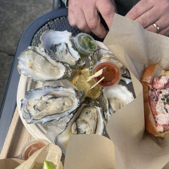 The Birds Cafe - Raw oysters - Seafood Near Me - Bodega Bay, California