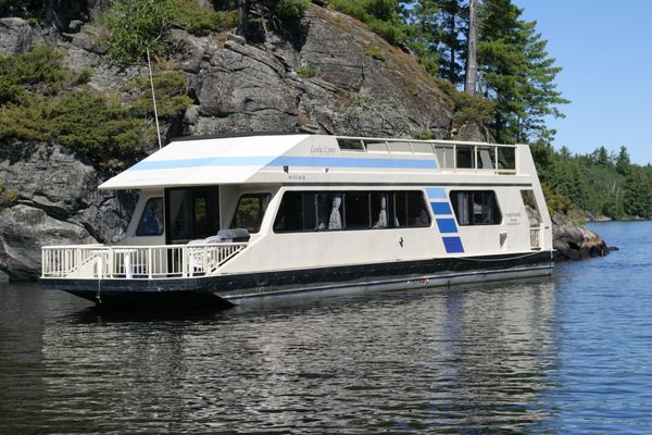 Voyagaire Lodge & Houseboats by null