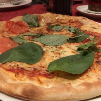 Pizzeria Sabroson - Pizza Toscano - Italian Near Me - Salzburg, 5