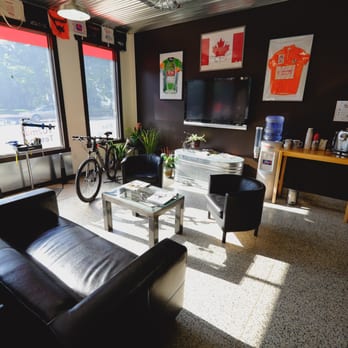 Toftoy Chiro - Waiting Area - Chiropractors Near Me - Minneapolis, Minnesota