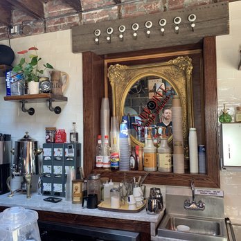 Midpoint Coffee Brewers - Coffee & Tea Near Me - New Haven, Connecticut