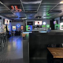 The Spot Sports Bar & Grill - Seating area