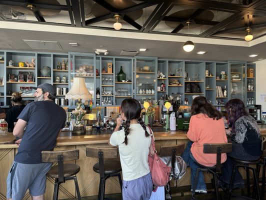 MillCross Coffee Bar & Kitchen / La Sabina Wine Bar by null