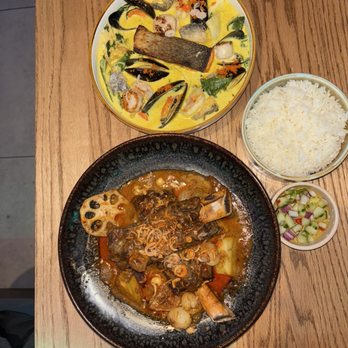 Le Lert - Thai Near Me - Toronto, Ontario