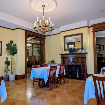 The Patterson Inn - Spacious dining area - you've got to check out the floor! - Bed & Breakfast Near Me - Denver, Colorado The Patterson Inn - Spacious dining area - you've got to check out the floor! - Bed & Breakfast Near Me - Denver, Colorado