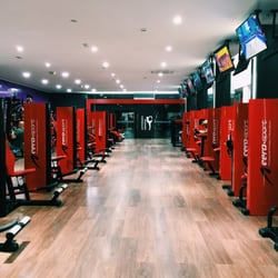 Forma Sport Ruzafa - The gym first thing in the morning