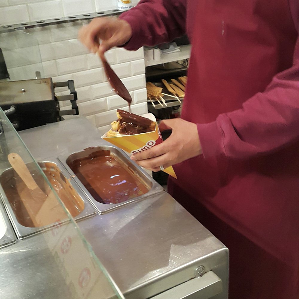 Gelato Rajissimo - Choice of chocolate sauces - Ice Cream & Frozen Yogurt Near Me - København K, 84