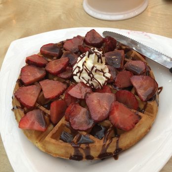 Prince Tea House - Waffle with strawberries and nutella - Desserts Near Me - Brooklyn, New York Prince Tea House - Waffle with strawberries and nutella - Desserts Near Me - Brooklyn, New York