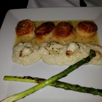 Daniel's Bistro - Diver scallops, perfectly seared - French Near Me - Point Pleasant Beach, New Jersey Daniel's Bistro - Diver scallops, perfectly seared - French Near Me - Point Pleasant Beach, New Jersey