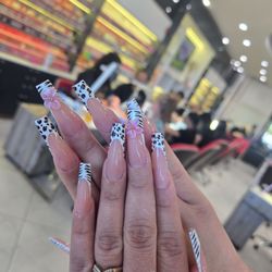Pinky Nails & Spa By Cindy