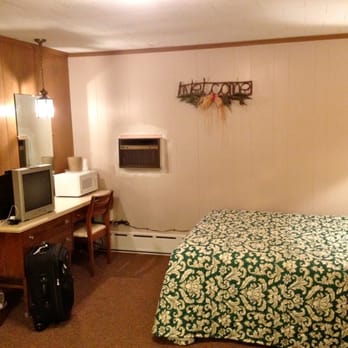 Scotty's Motel - Queen room - Hotels Near Me - Munising, Michigan Scotty's Motel - Queen room - Hotels Near Me - Munising, Michigan