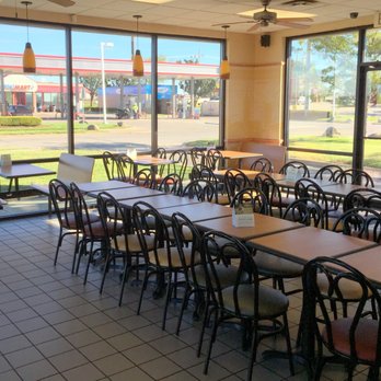 Subway - Dining Area - Sandwiches Near Me - Gardner, Kansas