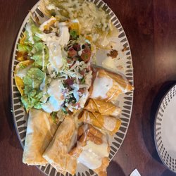 ADELITA’S Mexican Cocina Bar & Seafood - Sampler platter
