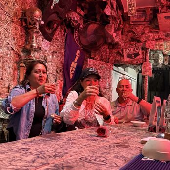 Slim's Elbow Room - Slims elbow room bar - Salud! - Dive Bars Near Me - Cabo San Lucas, BCS Slim's Elbow Room - Slims elbow room bar - Salud! - Dive Bars Near Me - Cabo San Lucas, BCS