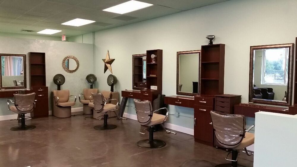 Deja Blue Salon Image