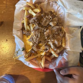 Dillon's Grill - Hog Wild Fries - American Near Me - Prineville, Oregon