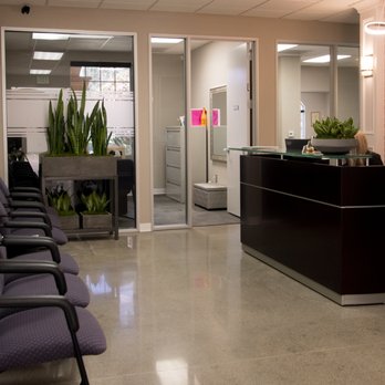 Emerald Escrow - Lobby Area. - Mortgage Brokers Near Me - Corona, California