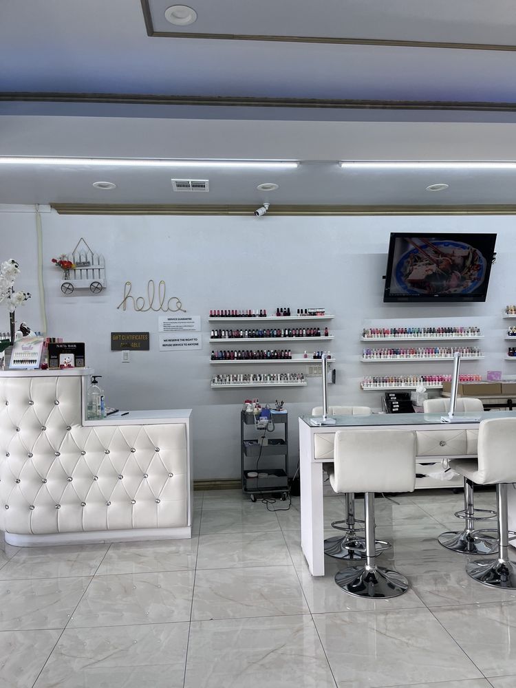 Nail Bar Of Laurel Square Logo