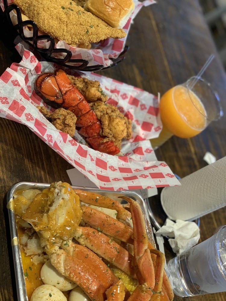 KRAB QUEENZ SEAFOOD & DAIQUIRIS Updated October 2024 29 Photos & 19