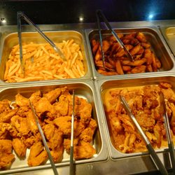 Royal Buffet - Delicious fried chicken wings!