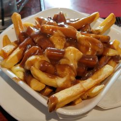 Pappa's Firehall Bistro - Meal size poutine : delicious!