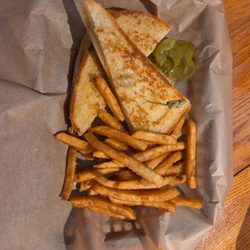 The Mariner North - Grilled cheese sandwich and fries