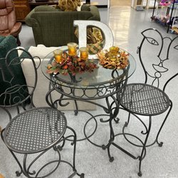 Nu2U Again - Unique patio table & 2 cute chairs.
