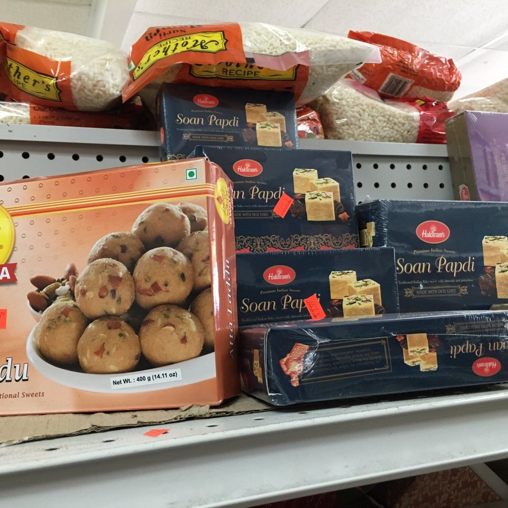 Tampa Grocery - a shelf full of cookies and cookies - Grocery Near Me - Brandon, Florida Tampa Grocery - a shelf full of cookies and cookies - Grocery Near Me - Brandon, Florida