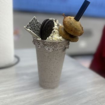 Holy Cow Ice Cream - Cookies N' Cream XTREME milk shake. Made fresh and very good. Made to order by the way which is a plus. - Ice Cream & Frozen Yogurt Near Me - Margate, Florida