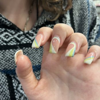 Platinum Nails - Nail Salons Near Me - Walnut Creek, California