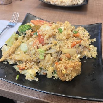 The Thonglor - Pineapple Fried Rice - Thai Near Me - San Francisco, California The Thonglor - Pineapple Fried Rice - Thai Near Me - San Francisco, California