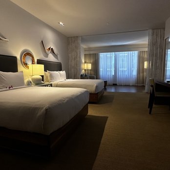 Hyatt Centric Waikiki Beach - Upgraded to a suite - Hotels Near Me - Honolulu, Hawaii