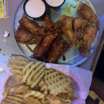 Pluckers Wing Bar - Plano - Waffle fries. Gochujang and spicy ranch with ranch - Chicken Wings Near Me - Plano, Texas Pluckers Wing Bar - Plano - Waffle fries. Gochujang and spicy ranch with ranch - Chicken Wings Near Me - Plano, Texas
