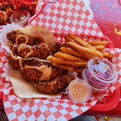 RT 66 Hot Chicken - 2 tenders w/fries