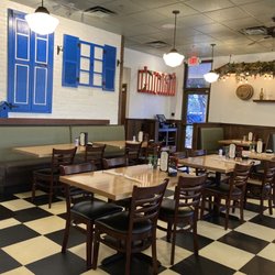 Greektown Taverna - Casual Greek .... Average spot but thankfully clean