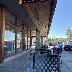 Bellini Cafe- Garberville - Us having to sit outside in 62 degree temps to eat breakfast.