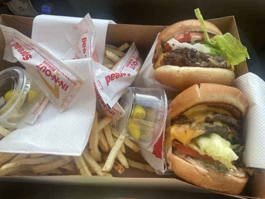 In-N-Out Burger by null