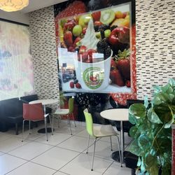 Yogoberry - Inside