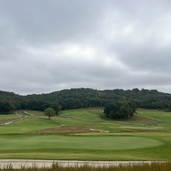 Park Mammoth Golf Club - First tee box