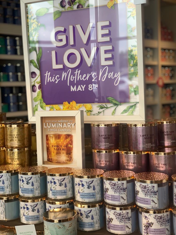 BATH & BODY WORKS Updated August 2024 22 Photos & 20 Reviews 714