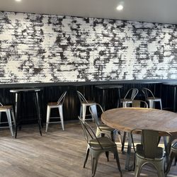Coosa Cafe & Creamery - Tables