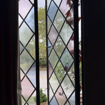 The Cheshire - Stained Glass Windows - Hotels Near Me - St. Louis, Missouri