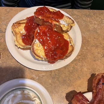 Issaquah Cafe - Strawberry rhubarb French toast - Breakfast & Brunch Near Me - Issaquah, Washington Issaquah Cafe - Strawberry rhubarb French toast - Breakfast & Brunch Near Me - Issaquah, Washington