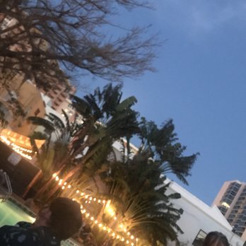Broken Shaker - Cocktail Bars Near Me - Miami Beach, Florida